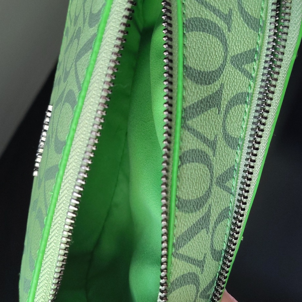💚 Valentino Orlandi Crossbody Camera Bag in Green! New With Tags! - Picture 8 of 11
